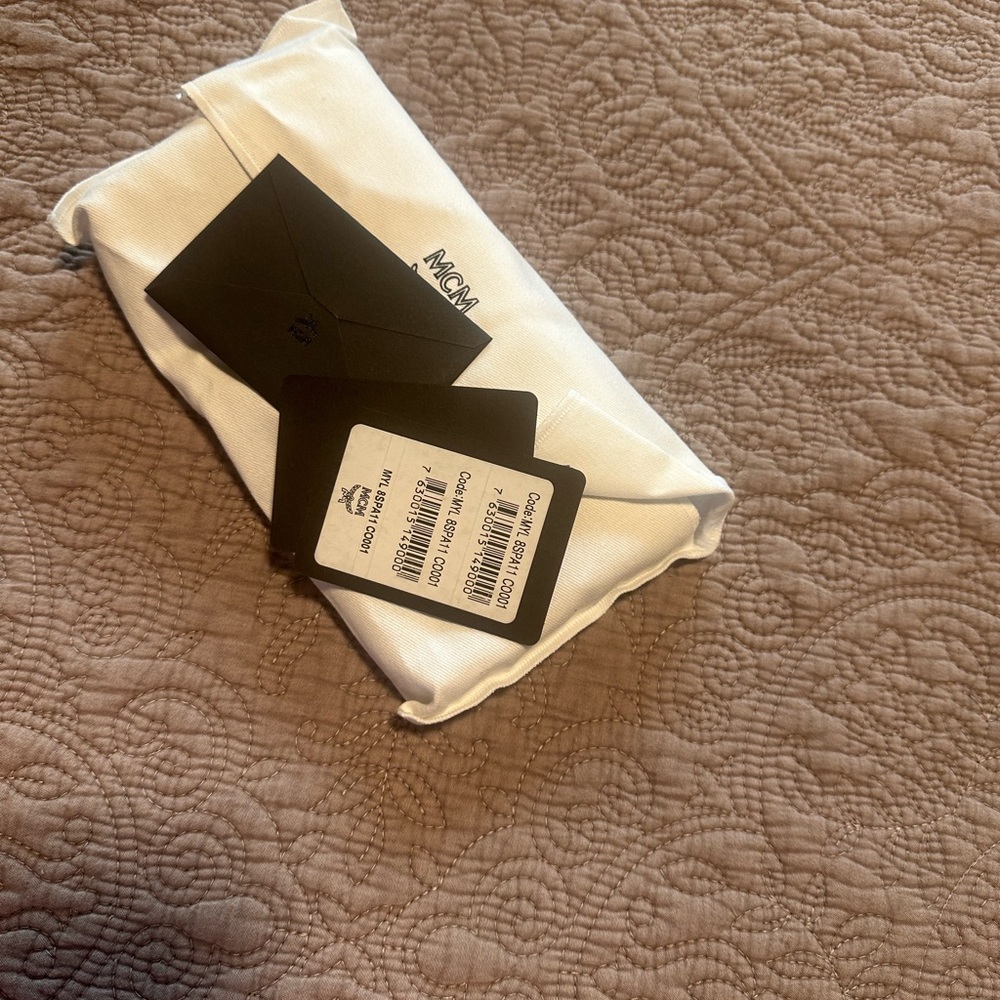 Mmm Wallet On A Chain - image 4